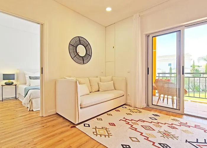 Mc - With Pool * ألكانتيريا