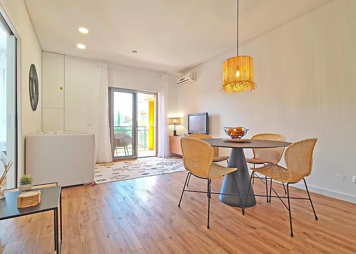 Mc - With Pool Alcantarilha