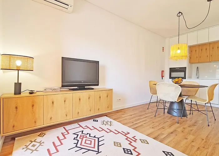 Mc - With Pool شقة